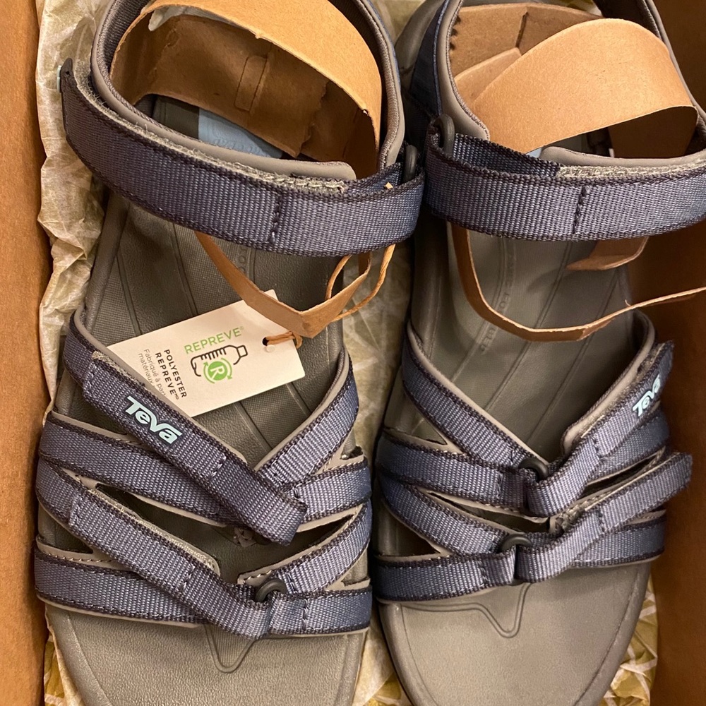 Teva women’s Tirra sandals 9.5